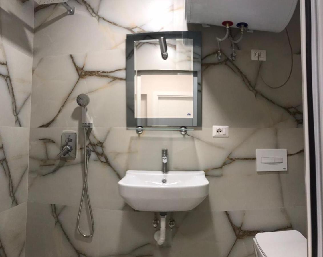 Central Welcoming Apartment In تيرانا المظهر الخارجي الصورة