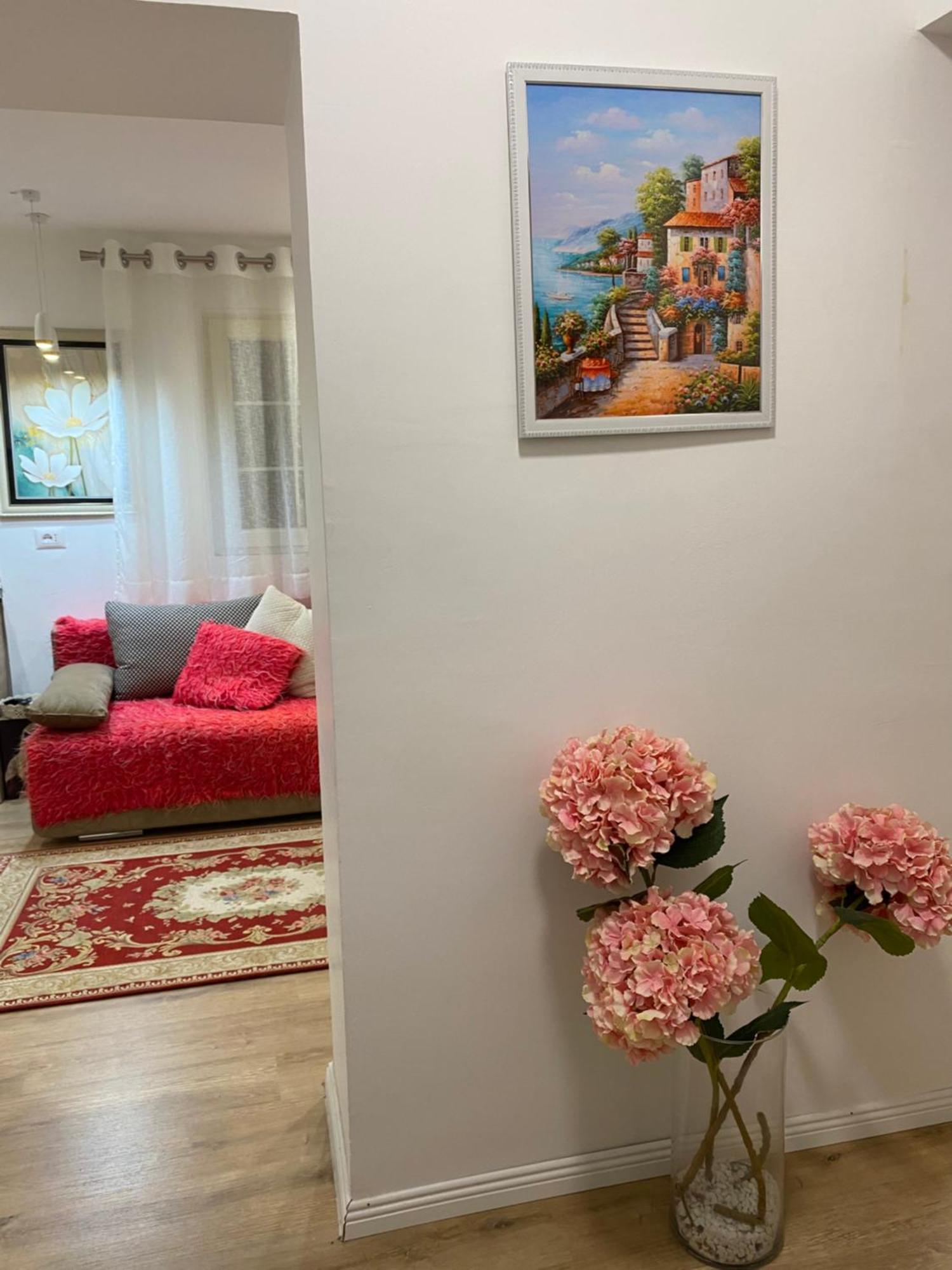 Central Welcoming Apartment In تيرانا المظهر الخارجي الصورة