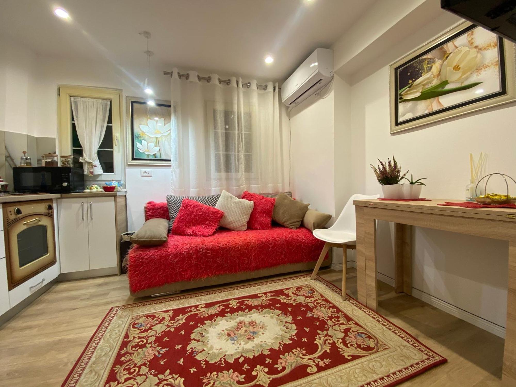 Central Welcoming Apartment In تيرانا المظهر الخارجي الصورة