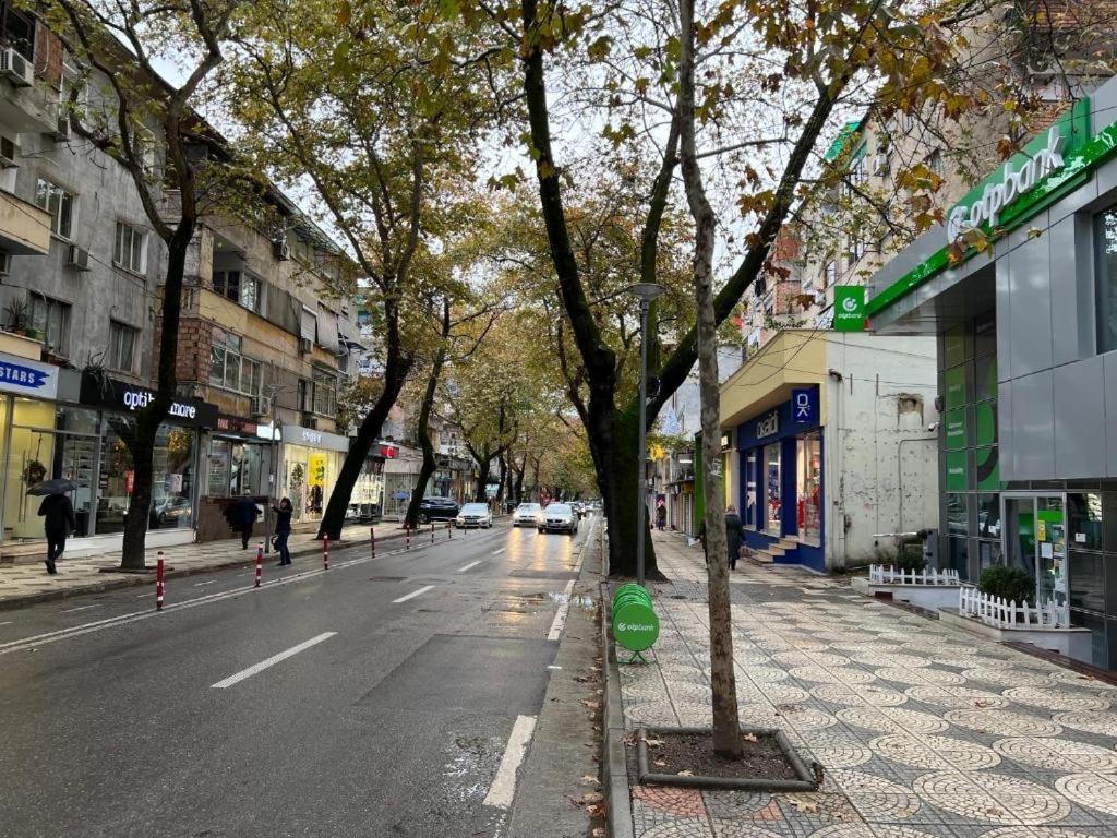 Central Welcoming Apartment In تيرانا المظهر الخارجي الصورة